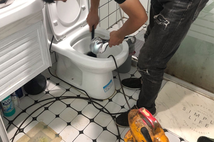 钢城疏通下水道